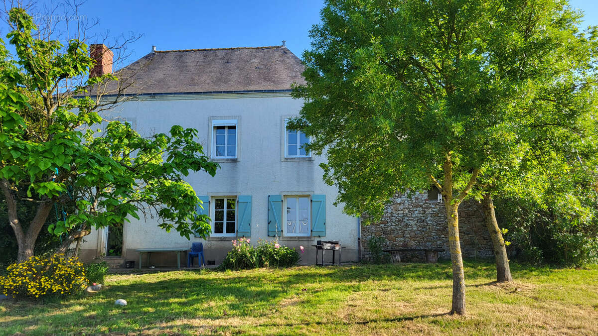 Maison à SAINT-GEREON