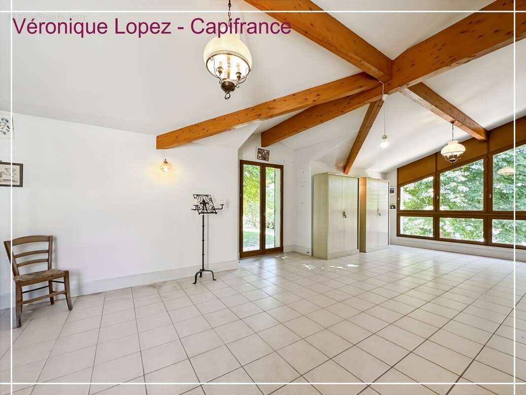 Agen, à seulement 6kms, authentique maison en pierre de 203m² avec grand terrain, garage et cave - photo 19