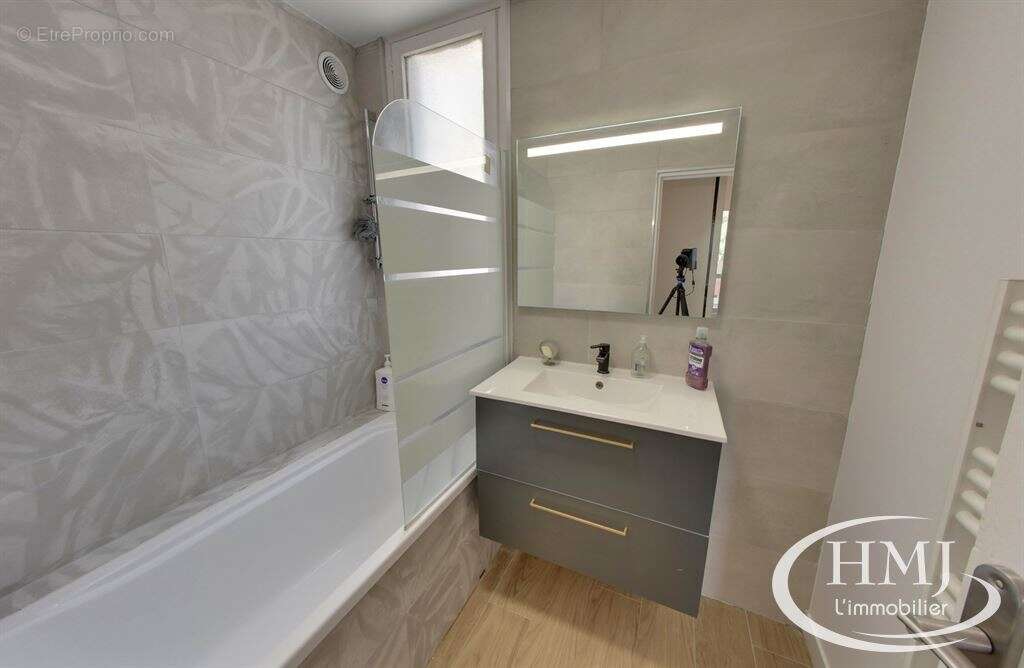 Appartement à LISSES