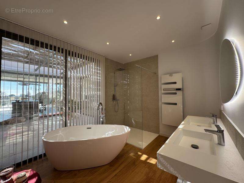 Maison à CARQUEIRANNE