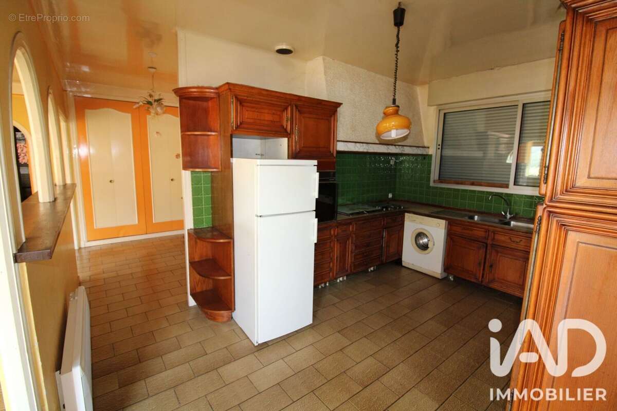Appartement 319 m² à Saint-Laurent-De-Cerdans  - photo 9