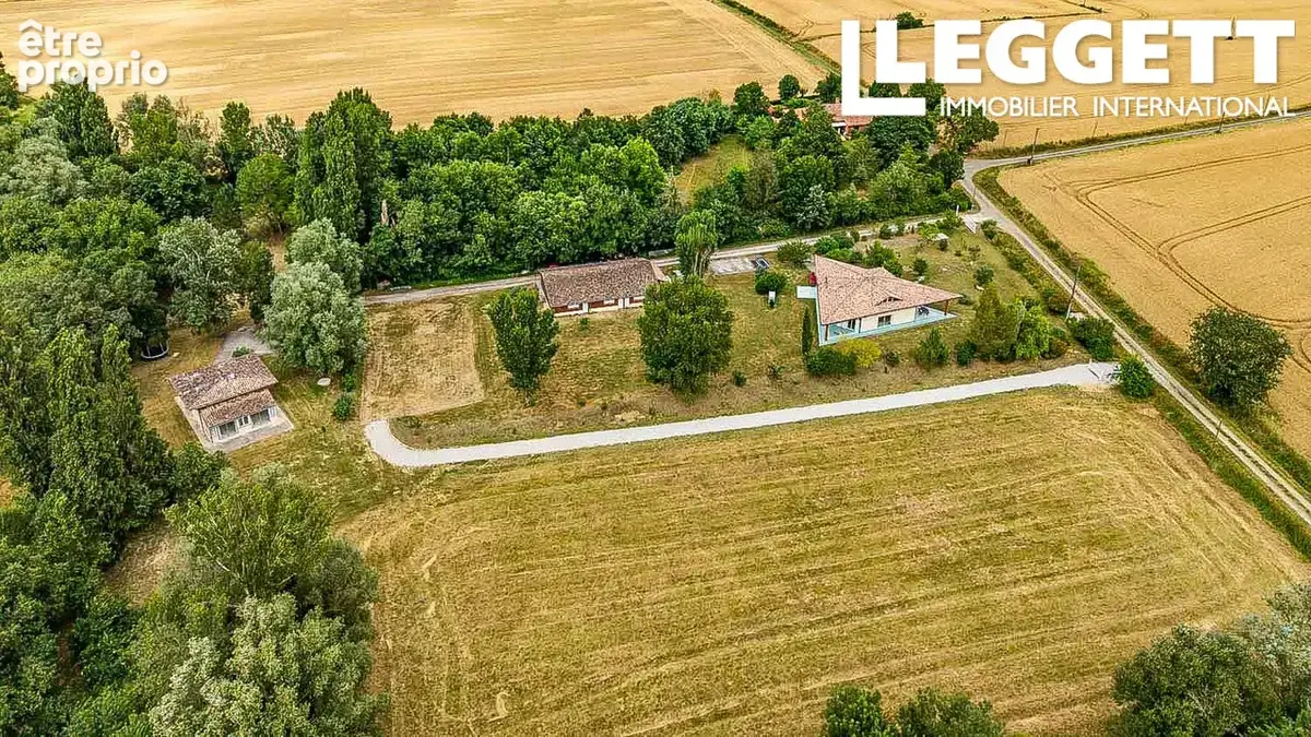 Propriété de 2 maisons récentes de 166 m² et 85 m², garage de 180 m² sur 1,9 ha clôturés - photo 4