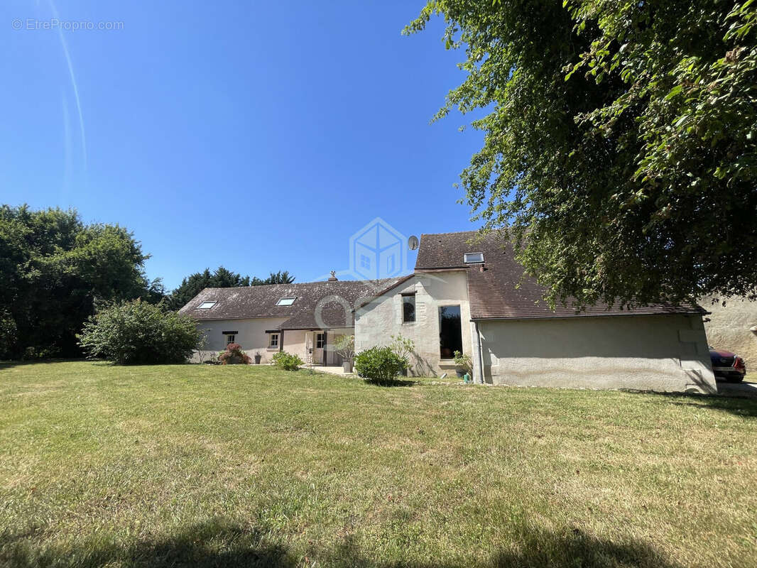 Maison 200 m² à Manthelan  - photo 3