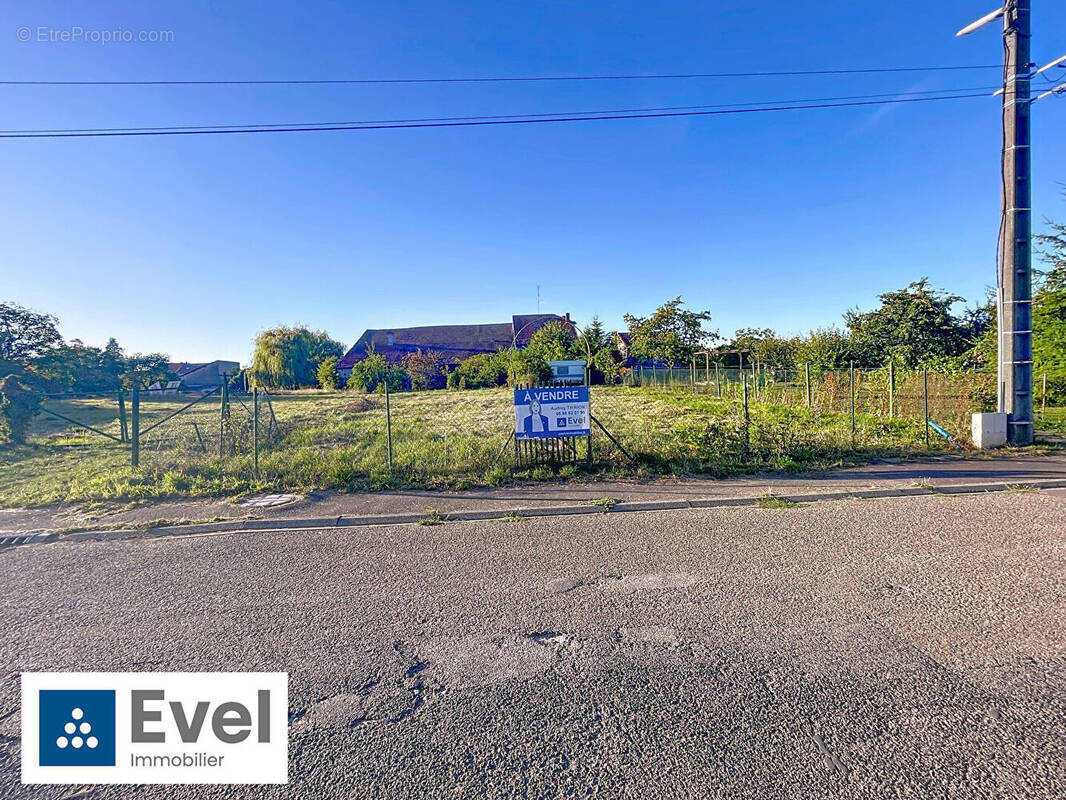 Terrain à BENESTROFF