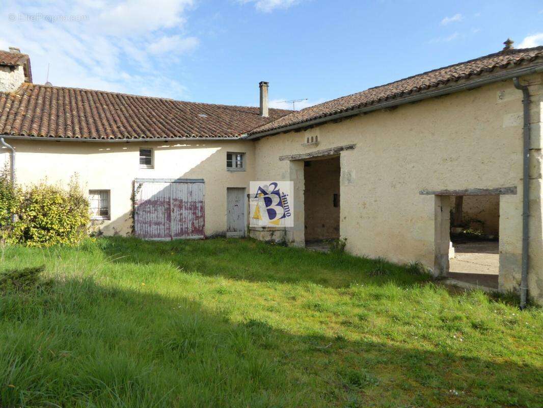 Maison à GURAT