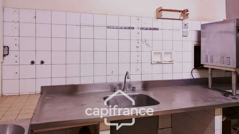 Commerce à SAUVETERRE-LA-LEMANCE