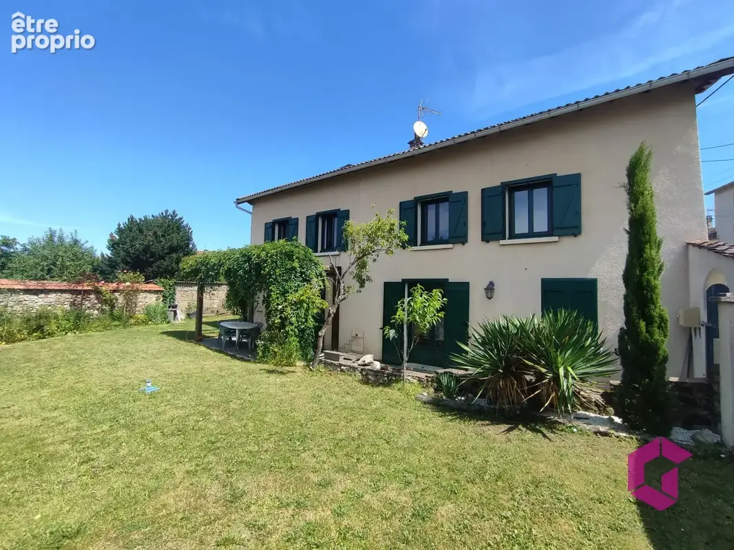 Photo Maison à Ambert au prix de 245 000€