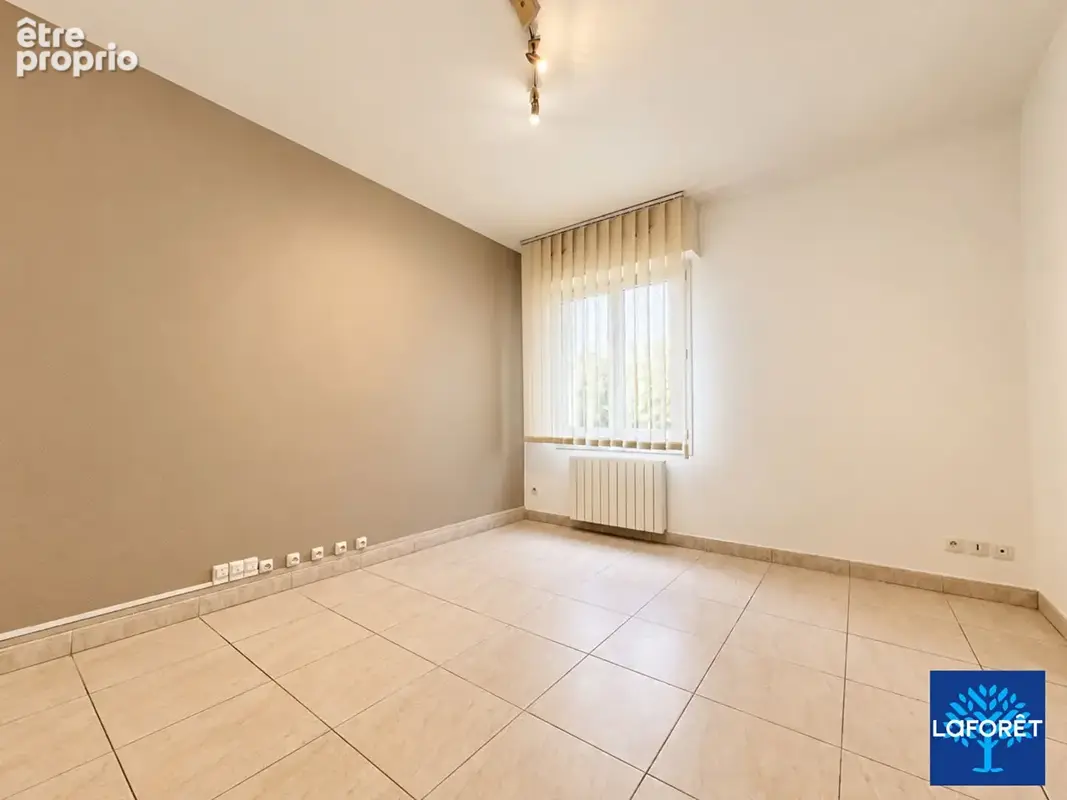 Valenciennes ? appartement de standing de 105 m² avec terrasse, garage fermé et parking - photo 8