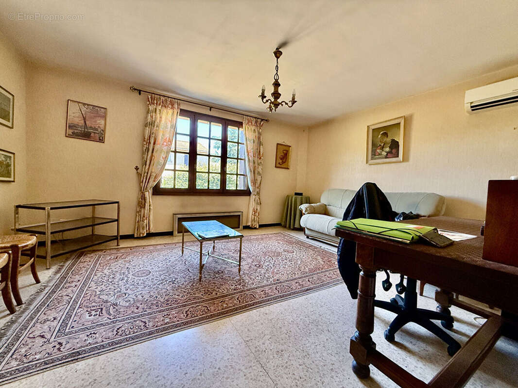 Maison Bagnols Sur Ceze - 9 pièces - 264 m² - photo 12