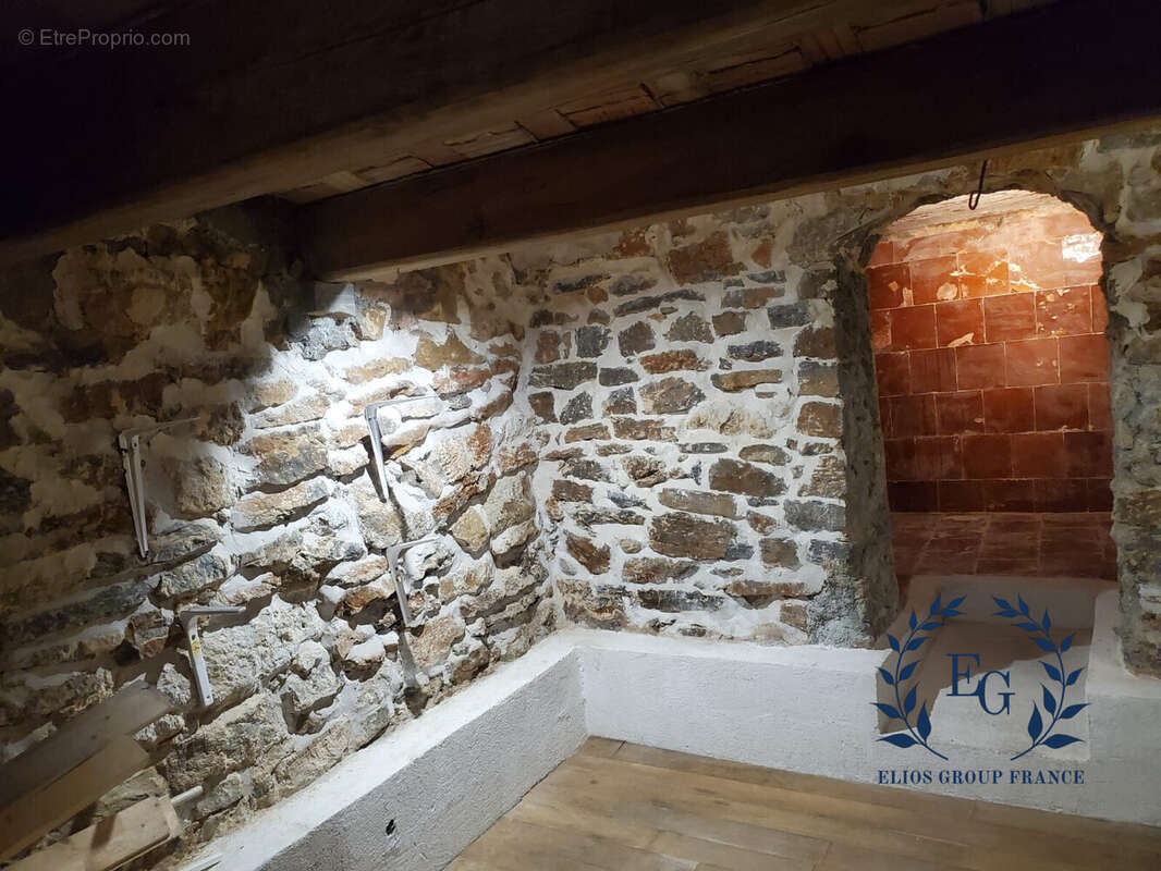 Maison à LA ROQUEBRUSSANNE