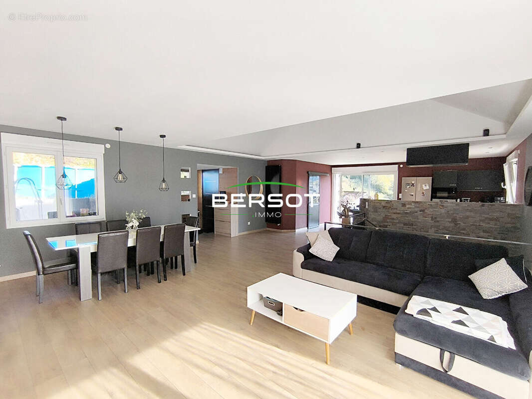 Maison à BAUME-LES-DAMES