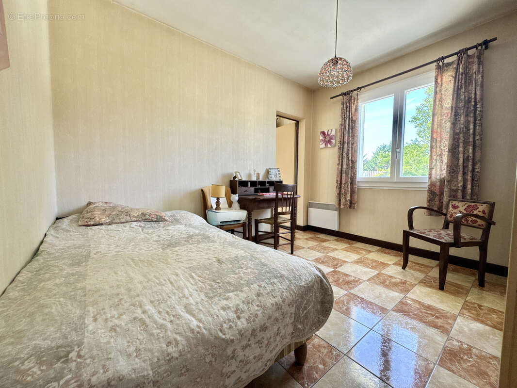 Maison de plain pied avec piscine. - photo 10