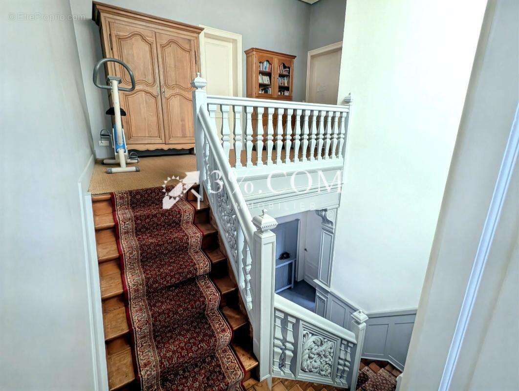 Maison bourgeoise de 265 m2 - 6 chambres - Cuisine équipée - - photo 8