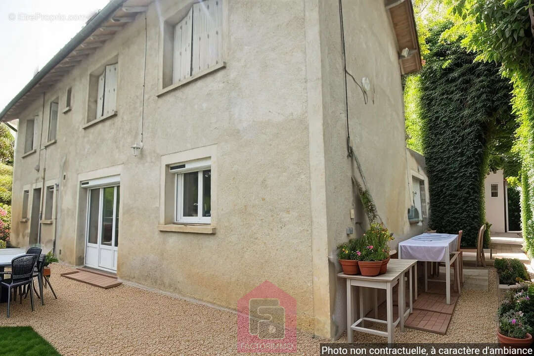 Maison à PUY-L'EVEQUE