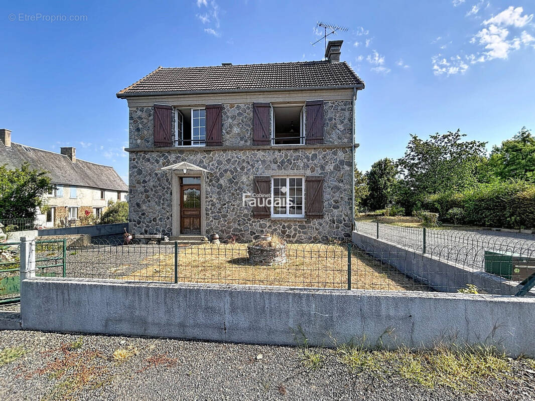 Maison à LE MESNIL-AMEY
