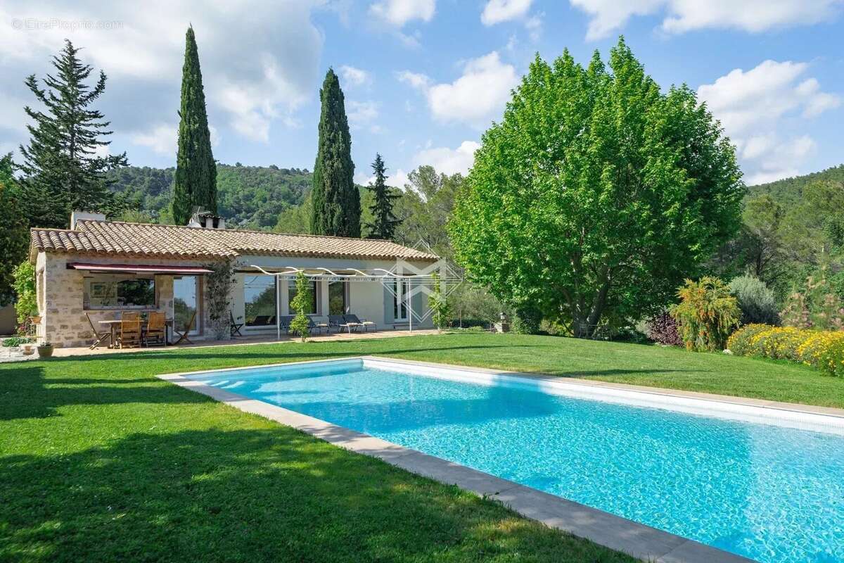 Canton de Fayence – Charmante maison provençale avec vue sur le vieux village - photo 2