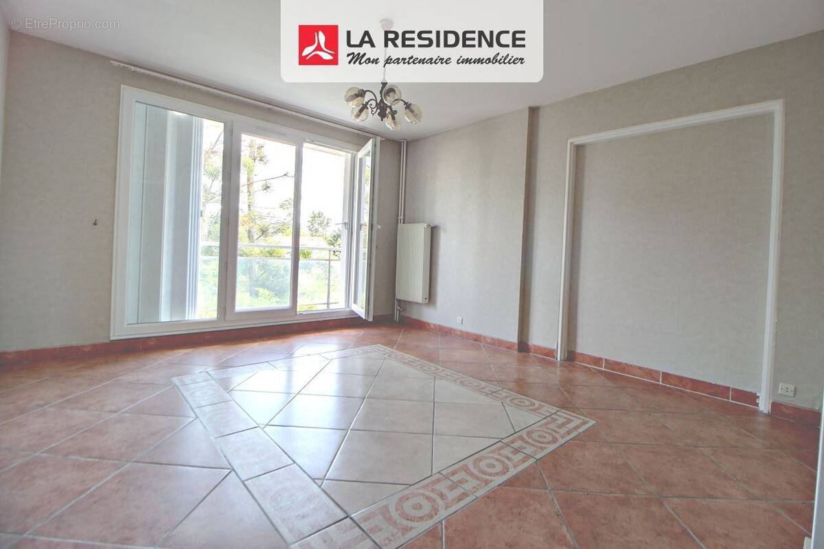 Appartement à VERNEUIL-SUR-SEINE