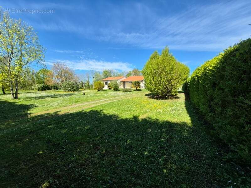 Maison à TONNAY-BOUTONNE