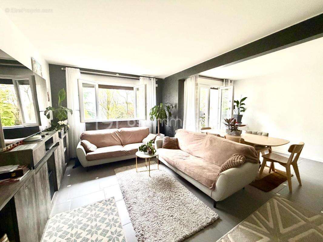 Appartement à CHILLY-MAZARIN