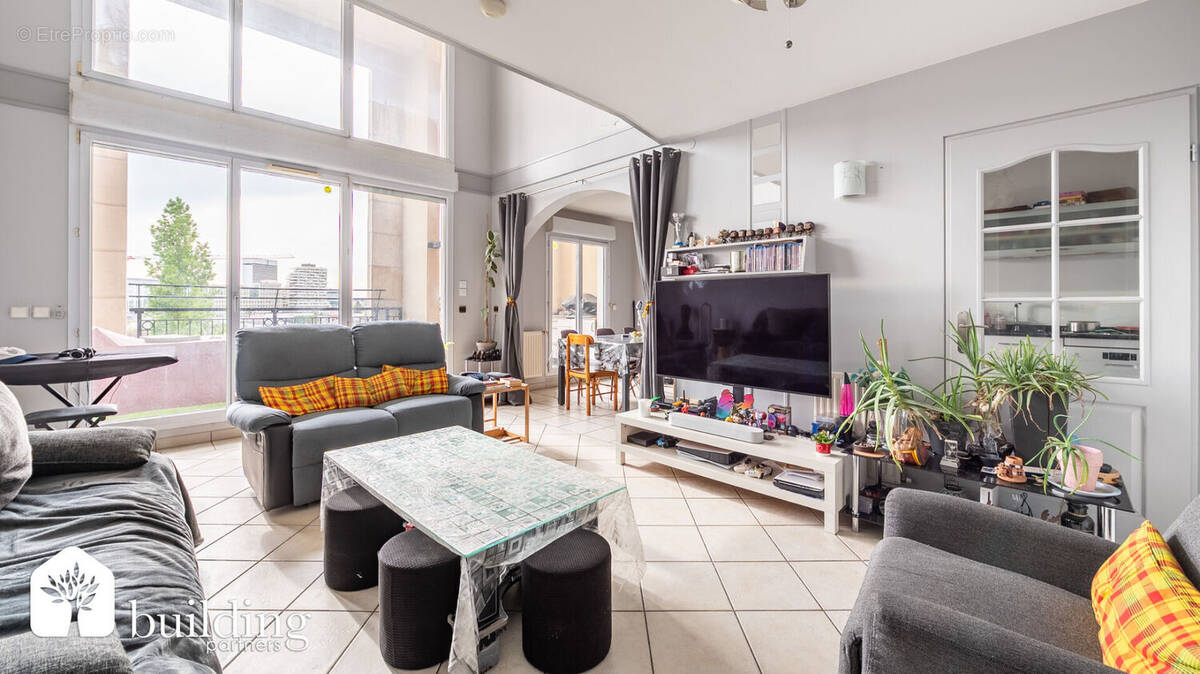 Photo Appartement à Courbevoie au prix de 777 000€