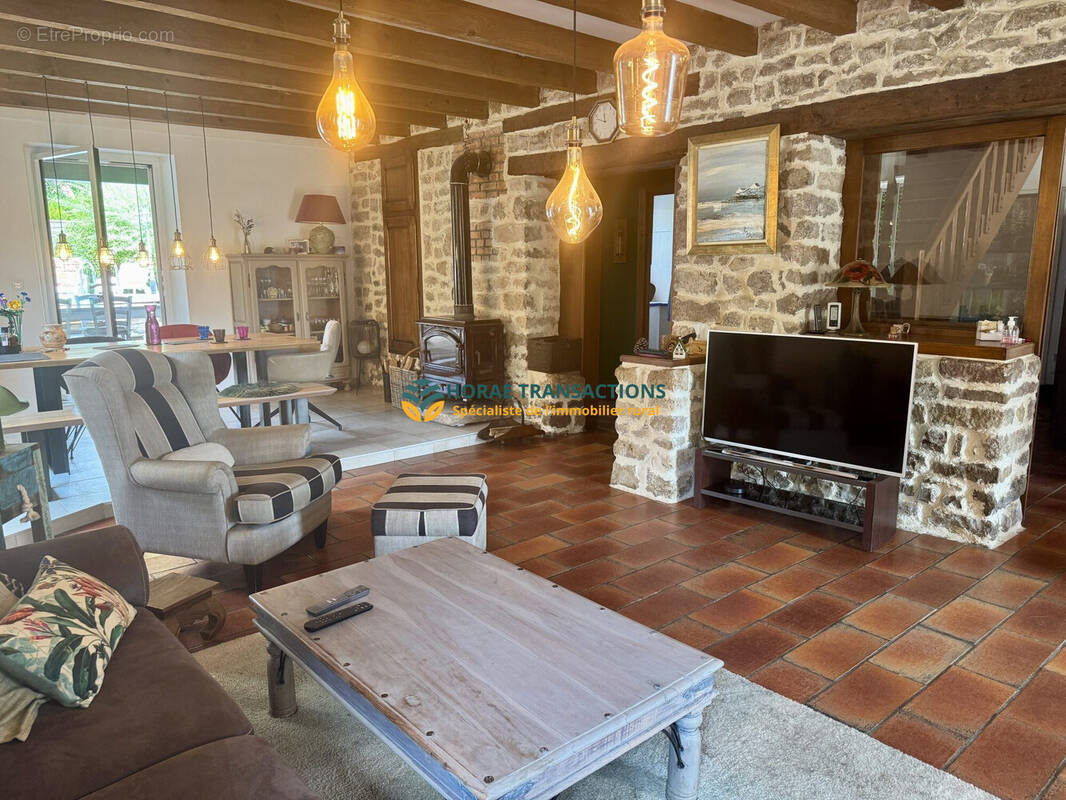 Maison 205 m² à Quers  - photo 3