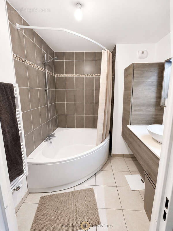 TINQUEUX Appartement T3 dans immeuble récent avec jardin et garage - photo 9