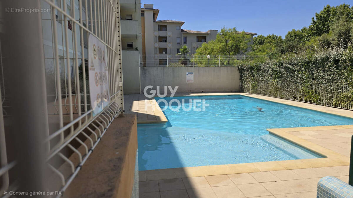 Lumineux T2 de 42m2 avec terrasse, garage, gardien et piscine. - photo 13