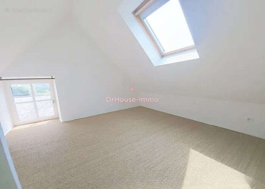 Maison à LOUVIGNE-DU-DESERT