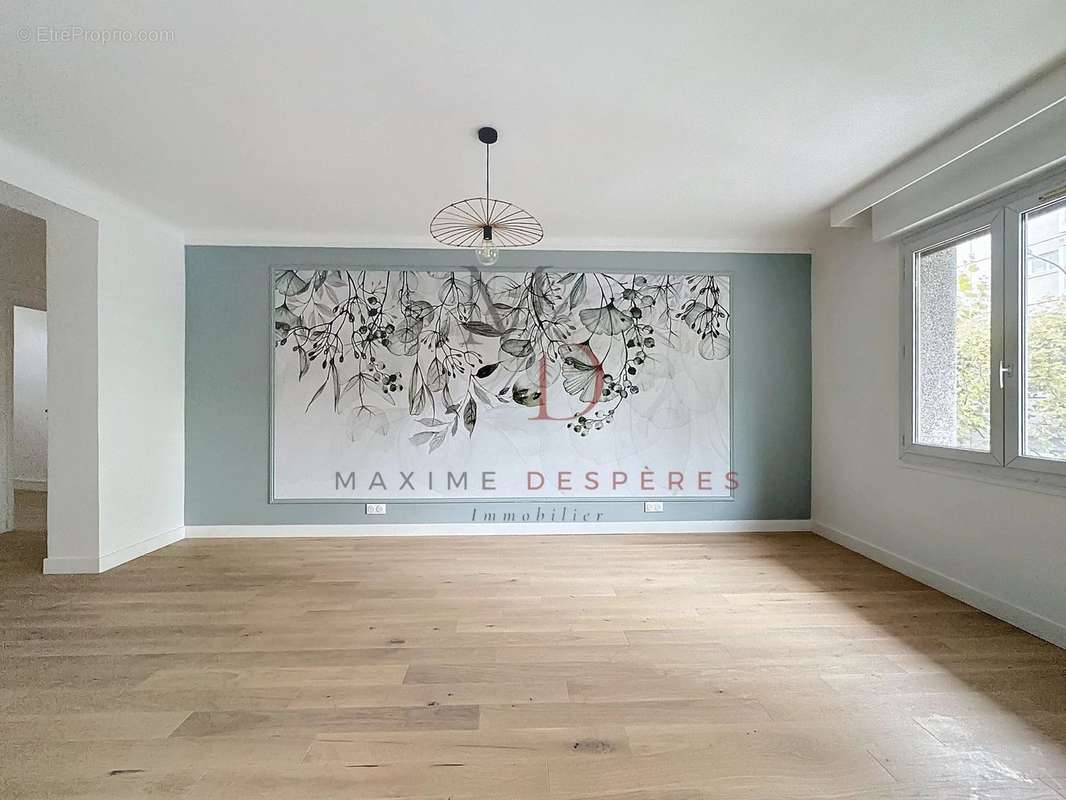 Appartement à COURBEVOIE