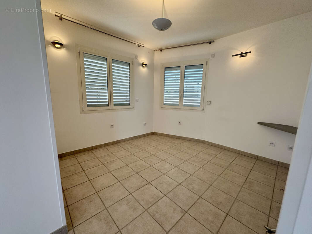 Maison à ROQUEBRUNE-SUR-ARGENS