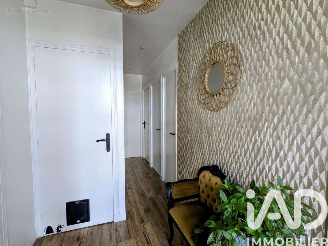 Maison 70 m² à Saint-Prix  - photo 4