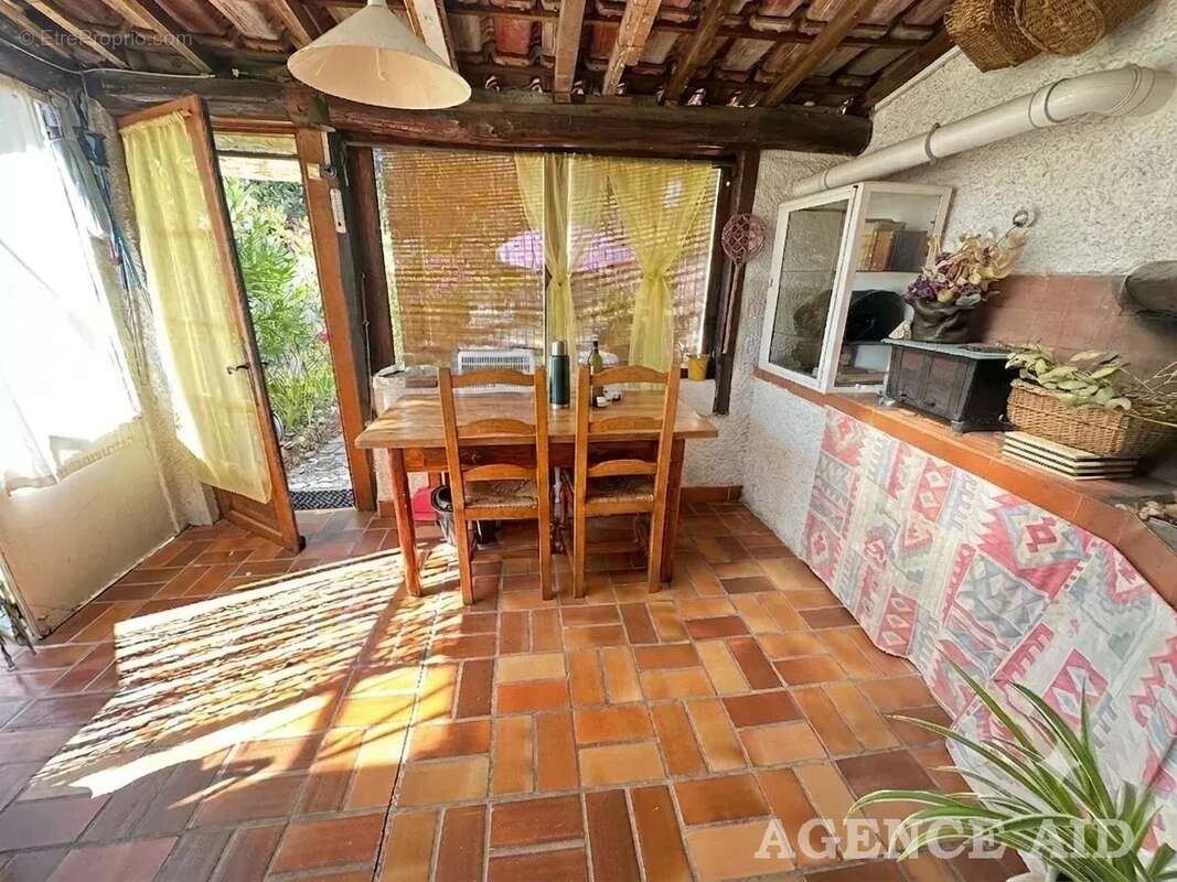 Maison à CUGES-LES-PINS