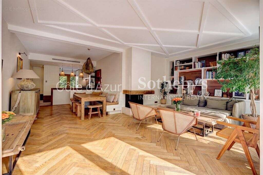 Appartement de prestige à Cannes Palm Beach avec terrasse paysagée, piscine privée et garage - photo 7