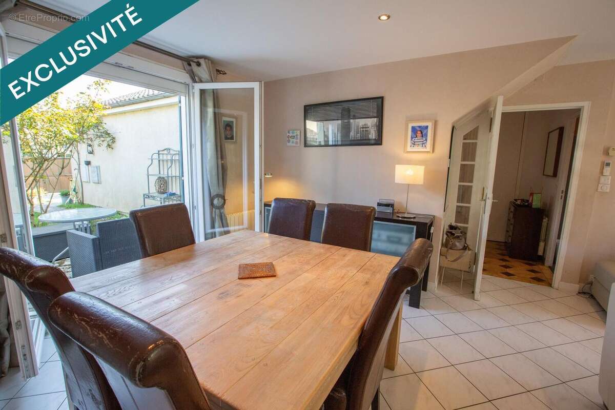 Photo 9 - Maison à LE MESNIL-SAINT-DENIS