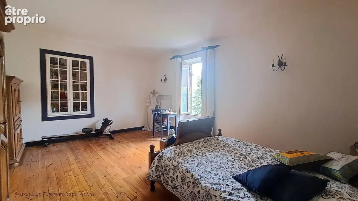 Bâtisse en pierre de 262 m², Cour, jardin cocon, garage & fort potentiel - photo 12