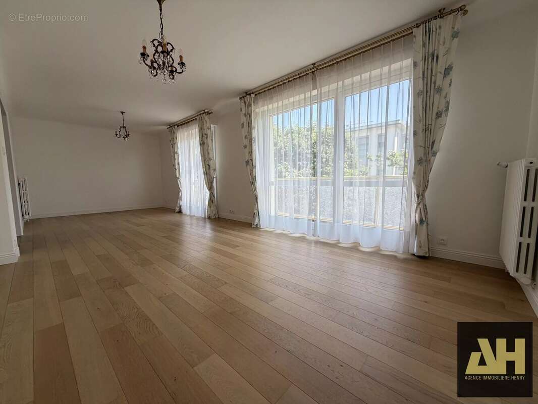 Brest hyper centre - st michel prox gare- 105 m2 - ascenseur- 2 ch - photo 3
