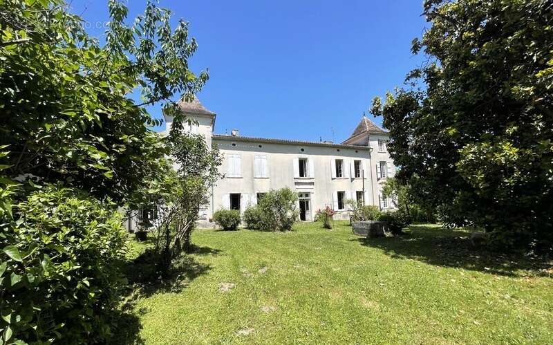 Maison à BARBEZIEUX-SAINT-HILAIRE