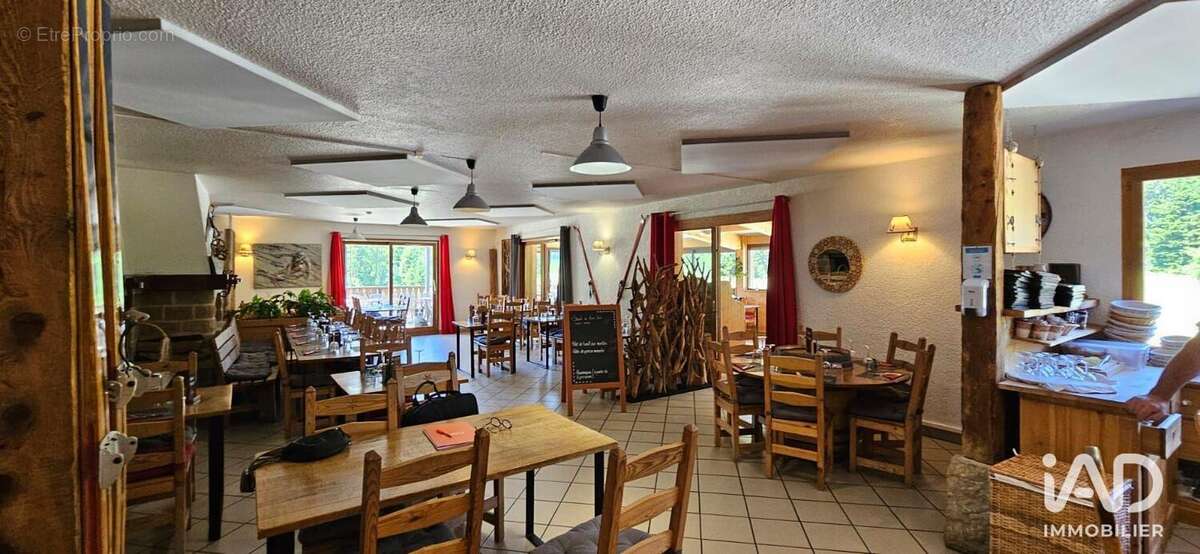 Photo 7 - Commerce à HAUTEVILLE-LOMPNES