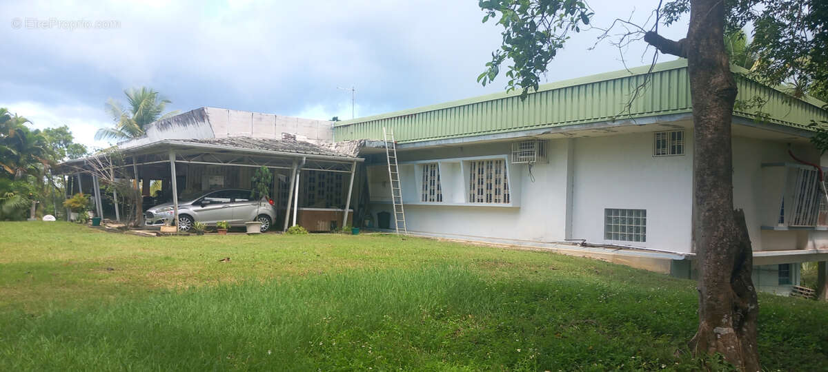 Maison à LES ABYMES