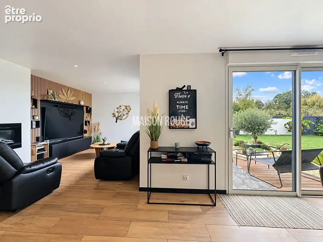 Contemporaine de plain-pied  DPE A/A   Jacuzzi sous pergola - photo 3