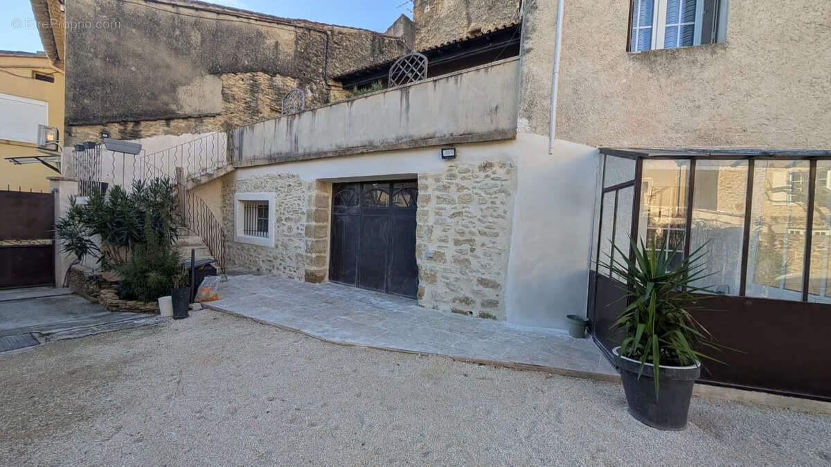 Maison à COURTHEZON