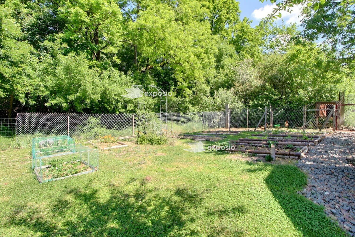 Maison à PRISSE-LA-CHARRIERE