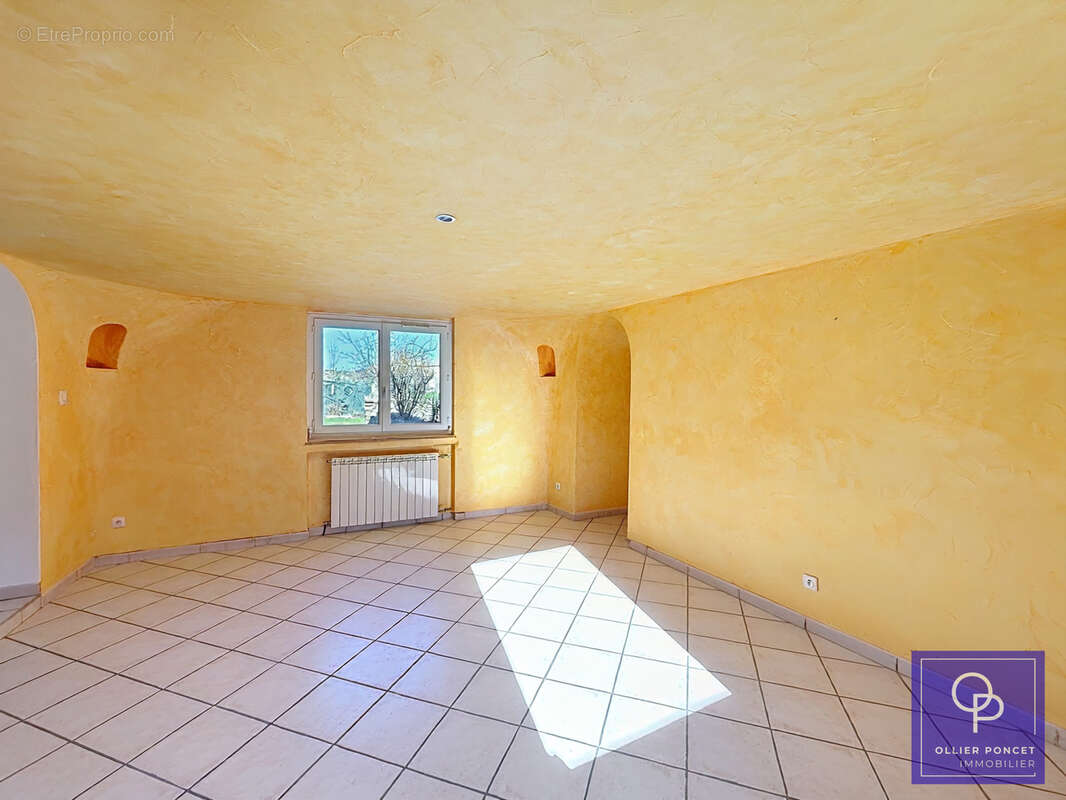 Maison à SAINTE-CATHERINE