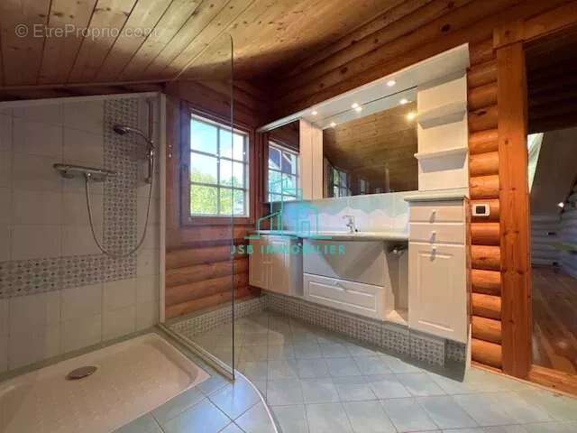 Maison à CHALLES-LES-EAUX