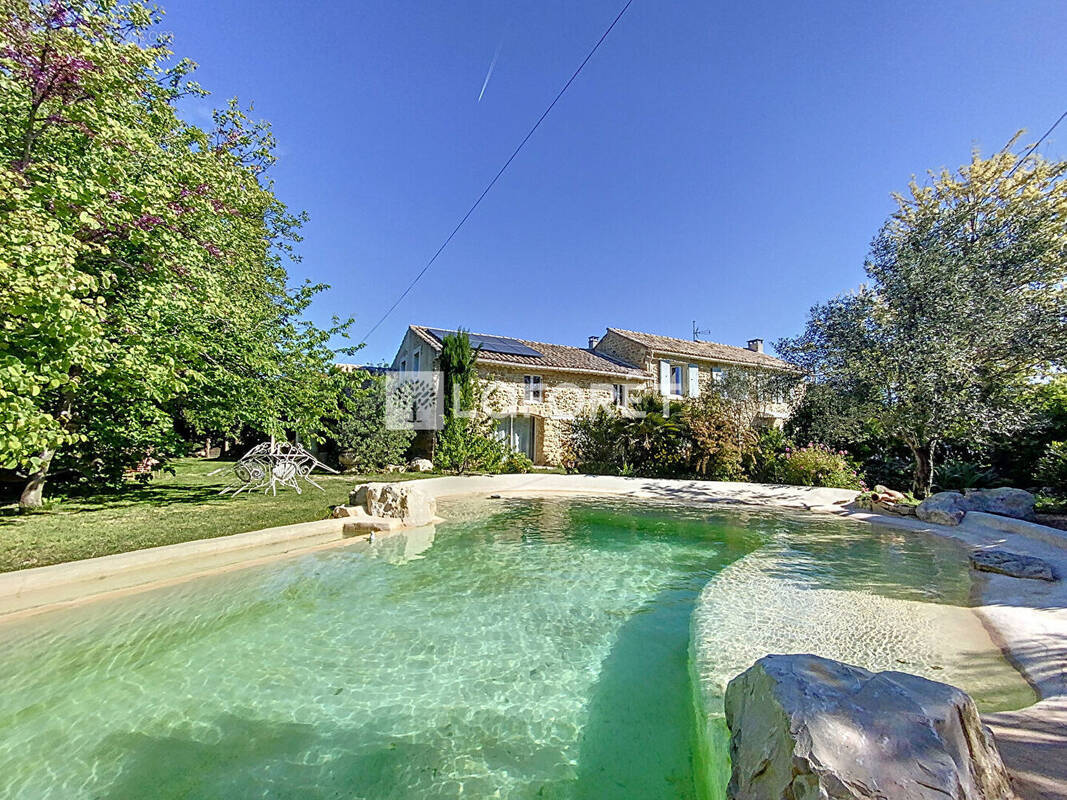 Maison à CAMARET-SUR-AIGUES