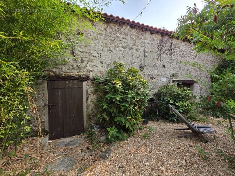 Maison à SAINT-LEGER-MAGNAZEIX