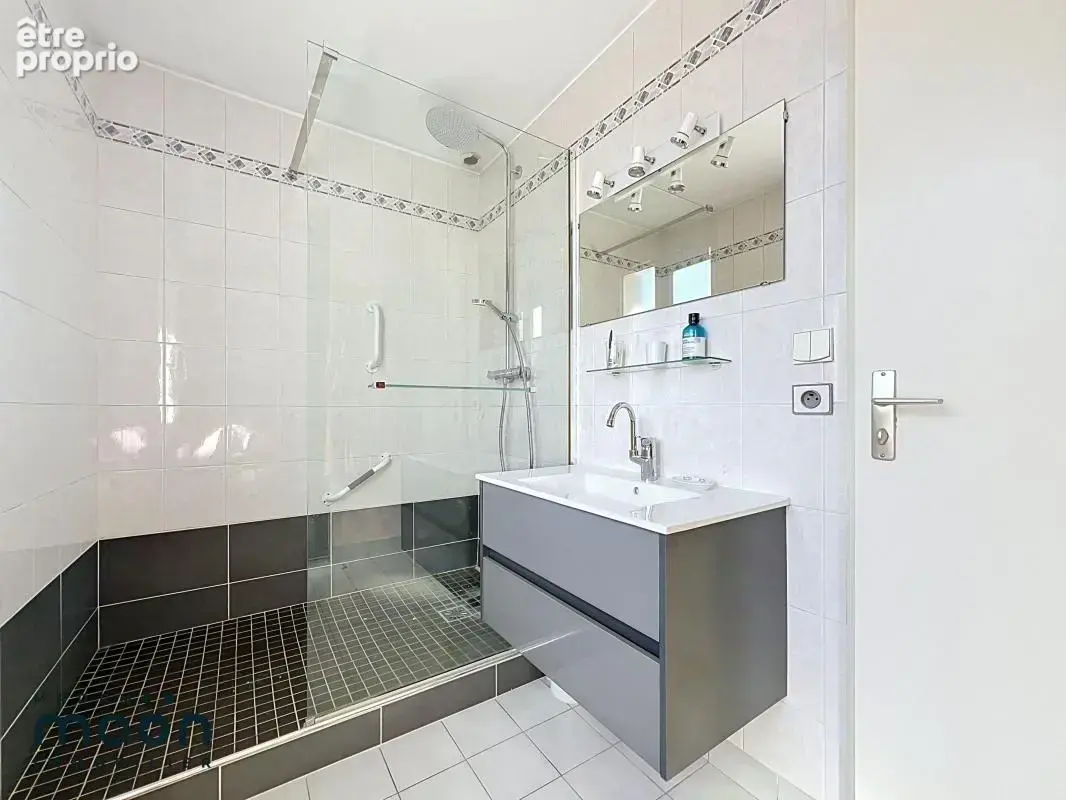 Maison familiale 4 chambres 108m²(115m2 au sol) avec jardin et garage à Oullins Pierre-Bénite -Secteur Perron - photo 16