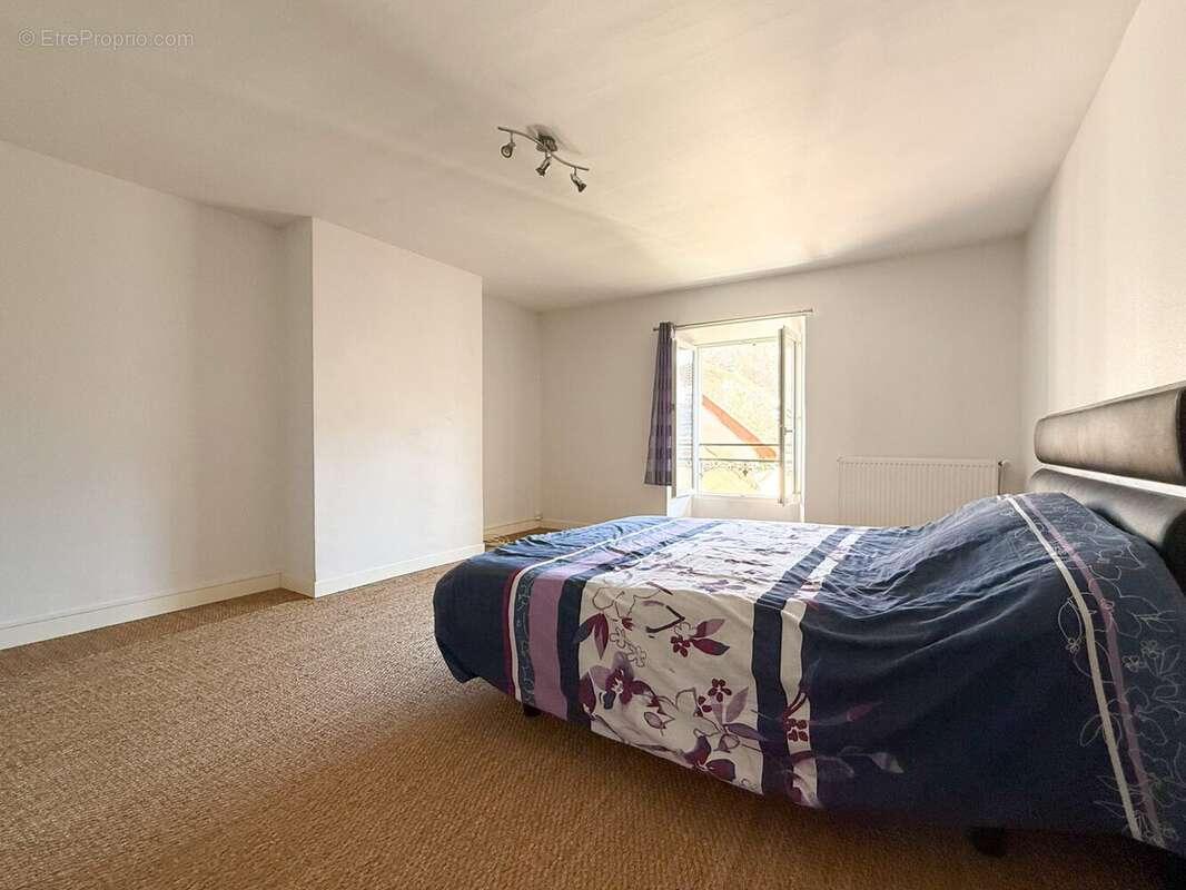 Maison à SAULX-LES-CHARTREUX