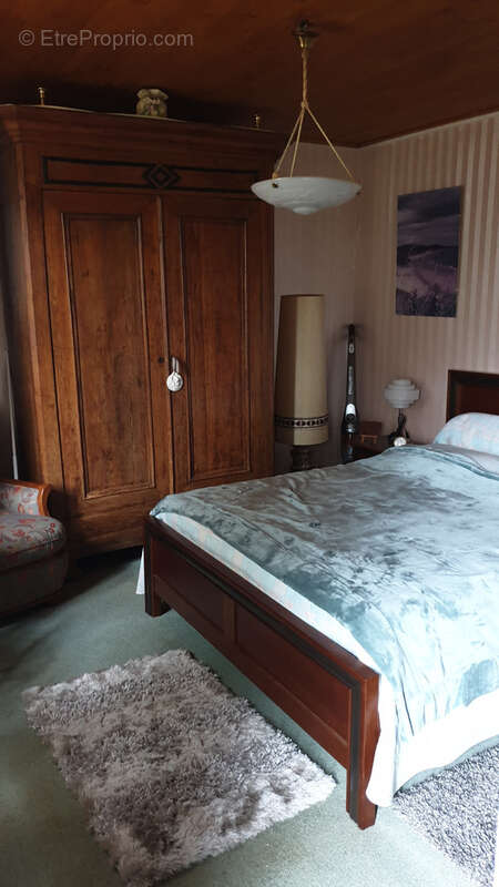 Maison à SAINT-MARTIN-LA-MEANNE