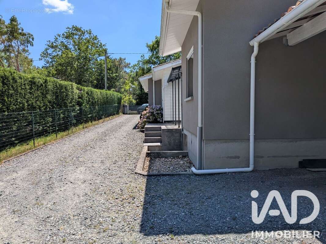 Photo 5 - Maison à BEYCHAC-ET-CAILLAU